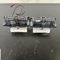 Invitrogen Mini Gel Tanks - Quantity 2 image 2